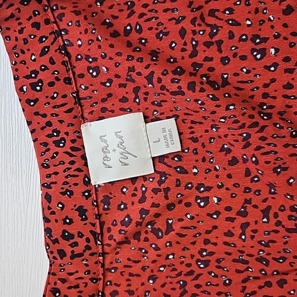 Roan + Ryan Evereve Red Olivia Leopard Blouse L NWOT - Picture 6 of 8
